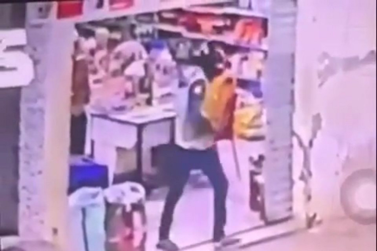 Imagens de câmera de segurança registraram o momento da execução.