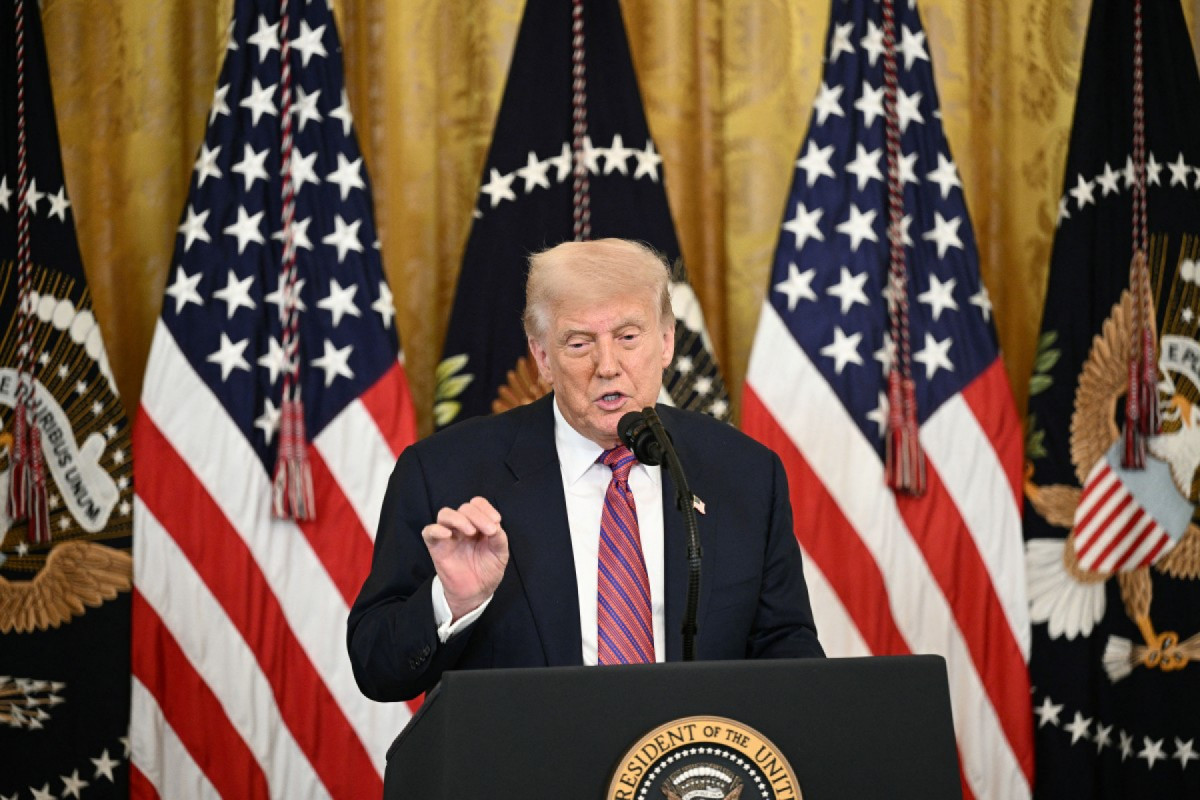 Tarifaço de Trump deve aumentar ainda mais as incertezas na economia mundial e reduzir o ritmo da economia mundial (Foto: Brendan SMIALOWSKI / AFP) Tarifaço de Trump deve aumentar ainda mais as incertezas na economia mundial e reduzir o ritmo da economia mundial/Foto: Brendan SMIALOWSKI / AFP