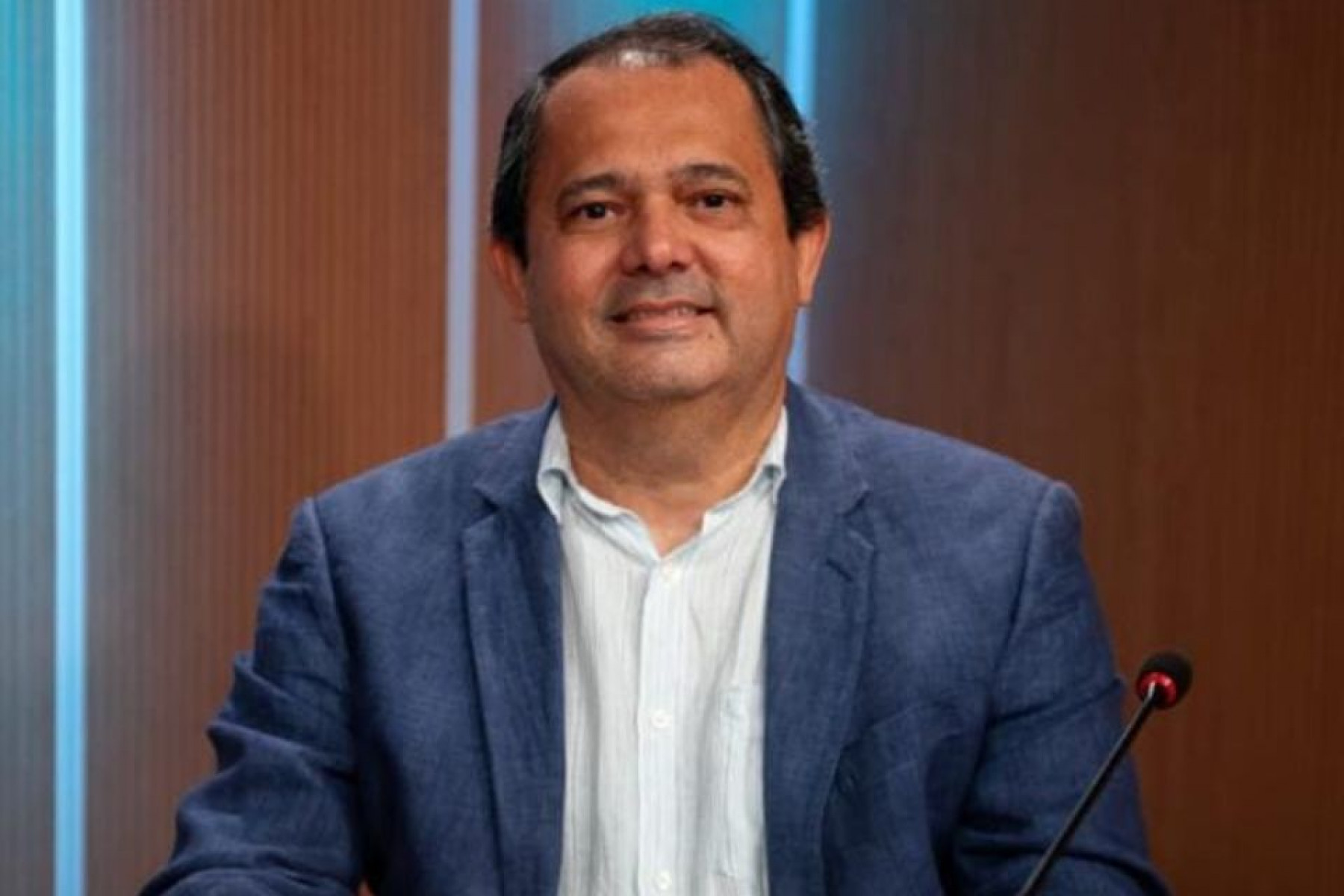  Doutor em ciência política pela USP e pesquisador na UFPE, Ernani Carvalho

