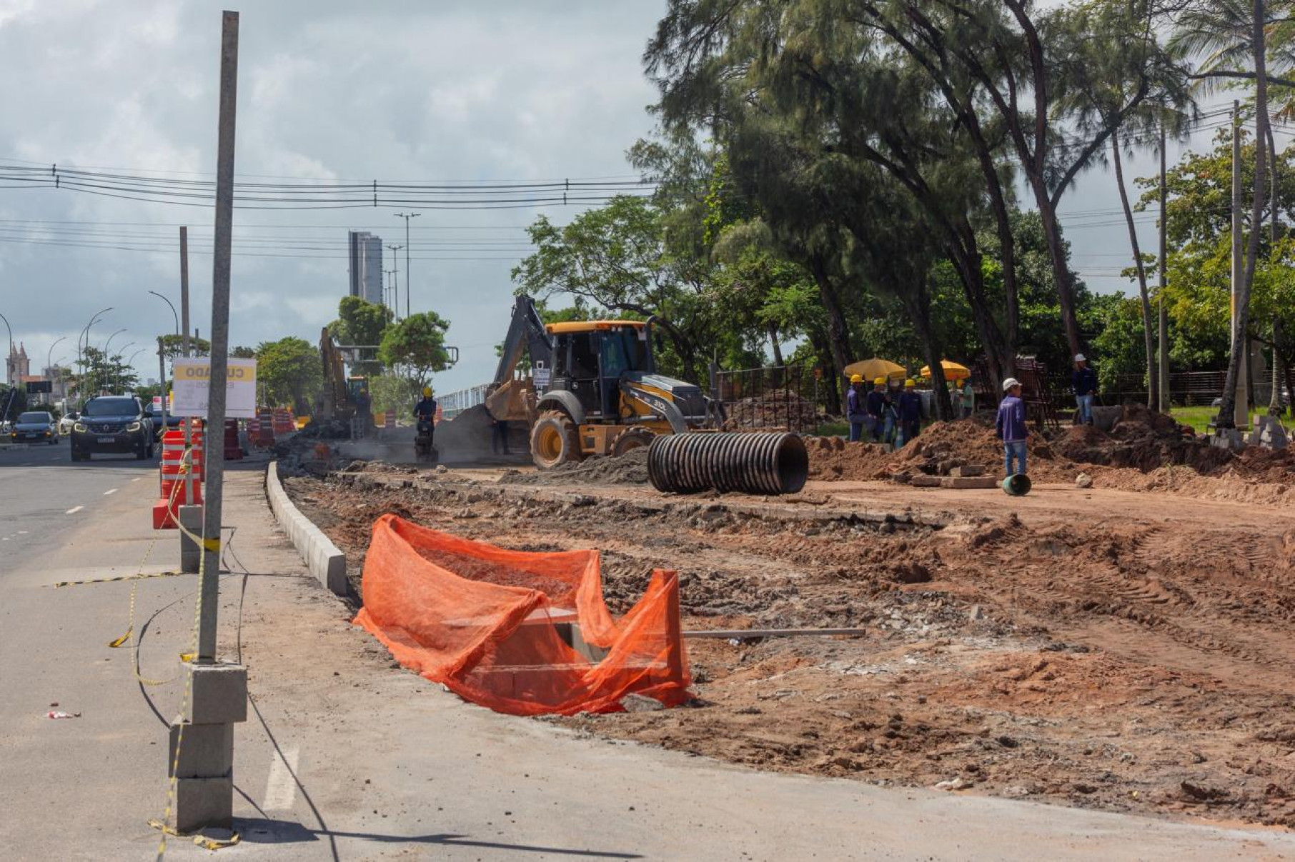 Obra está acontecendo desde o fim do último mês de março