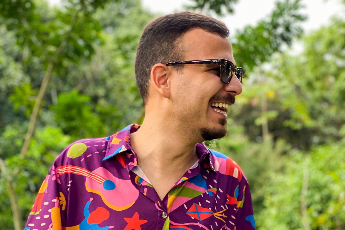 Cumpade Guga tem 30 anos e nasceu em Arcoverde, mas vive no Recife há mais de 10 anos. 