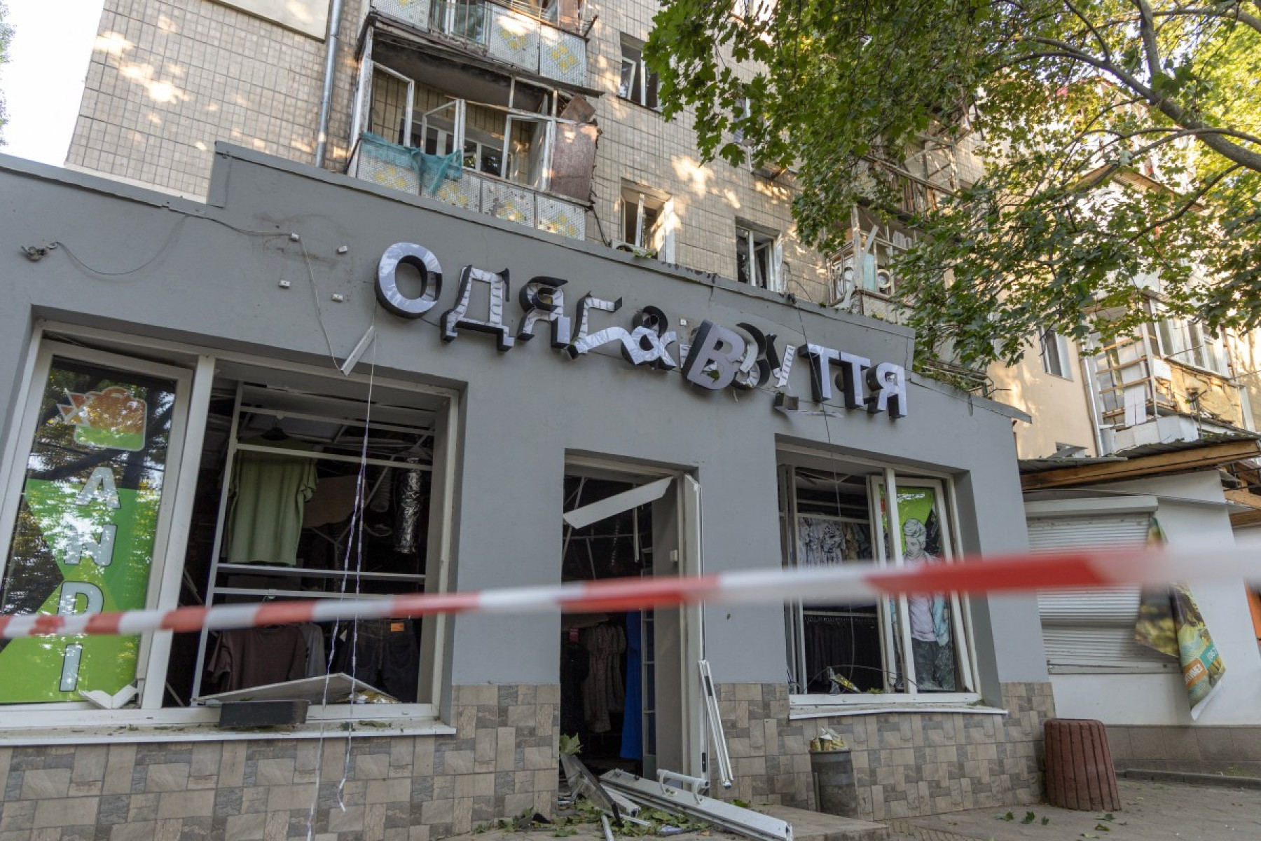  This photograph shows a damaged residential building following a Russian attack in Odesa on July 19, 2025, amid the Russian invasion of Ukraine. A Russian drone attack on the Ukrainian port city of Odesa killed at least one person, its mayor said early on July 19, 2025, while Moscow said it intercepted dozens of Ukrainian drones. (Photo by Oleksandr GIMANOV / AFP)