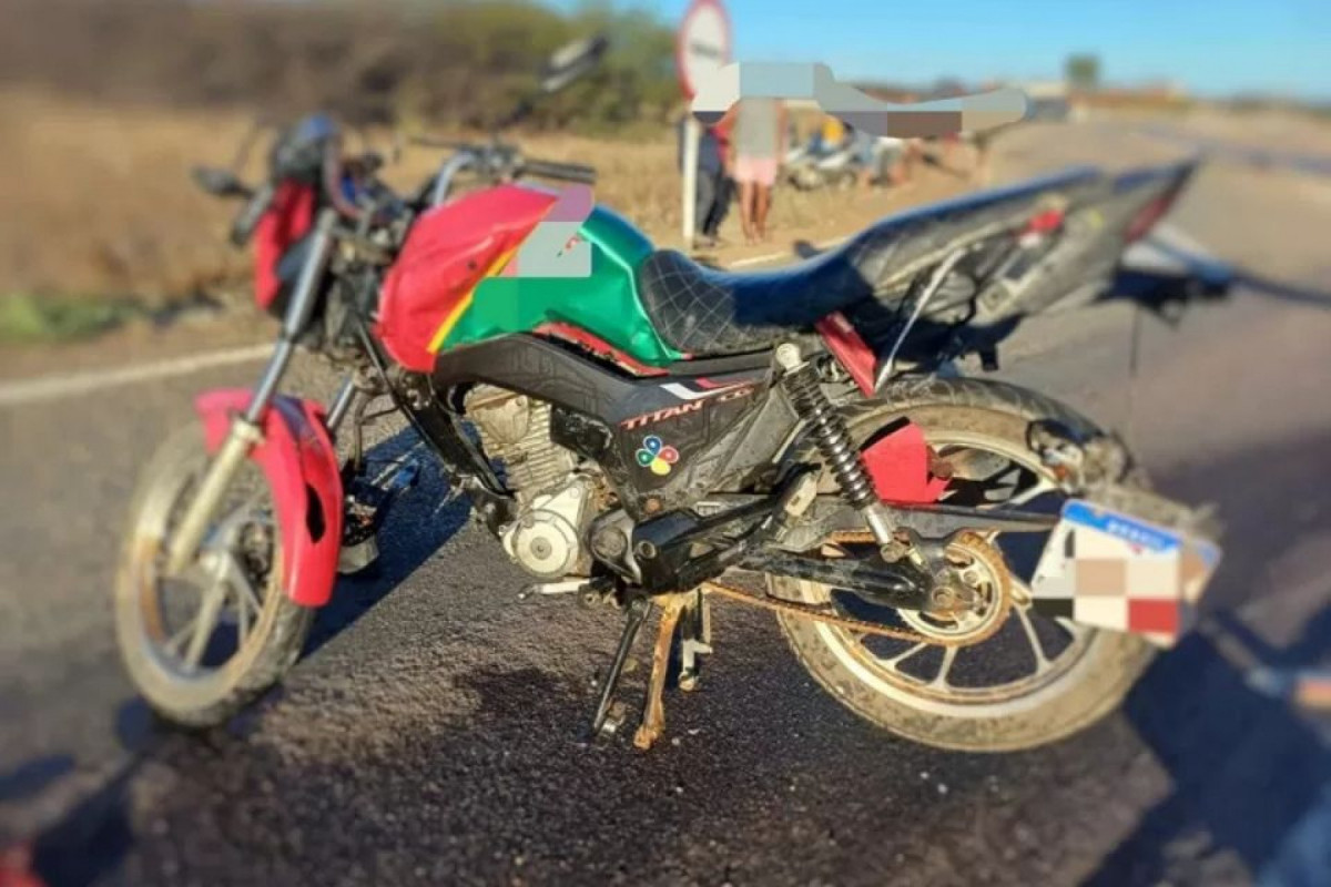 Filha morre e mãe fica ferida em acidente entre moto e carro
(Reprodução) Filha morre e mãe fica ferida em acidente entre moto e carro
/Reprodução