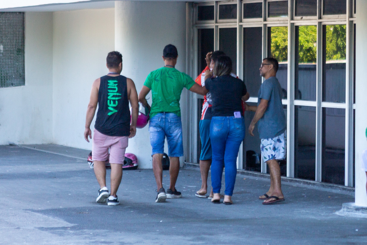 Recife, PE, 21/07/2025 - HR CRIANÇA BALEADA - Imagens do HR e dos familiares da criança baleada.