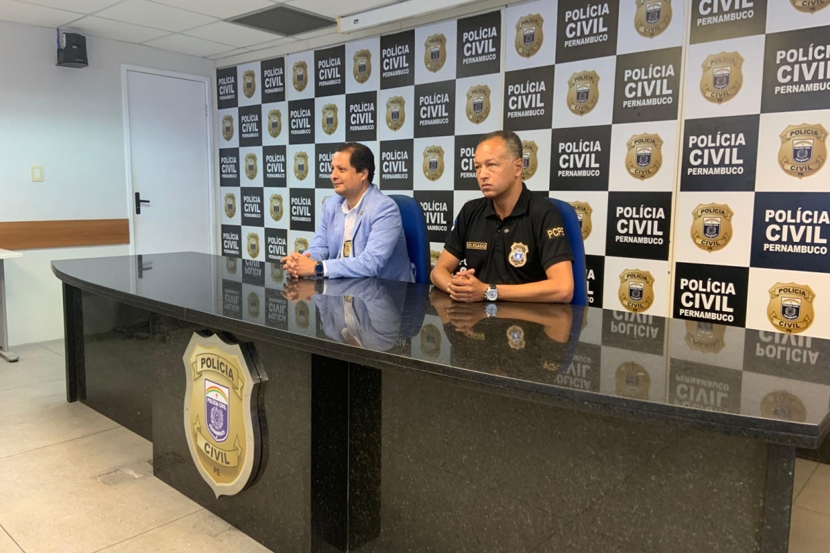 Suspeito de roubar carros foi detido por por policiais civis da 3ª Delegacia Seccional de Boa Viagem (Foto: Polícia Civil de Pernambuco) Suspeito de roubar carros foi detido por por policiais civis da 3ª Delegacia Seccional de Boa Viagem/Foto: Polícia Civil de Pernambuco