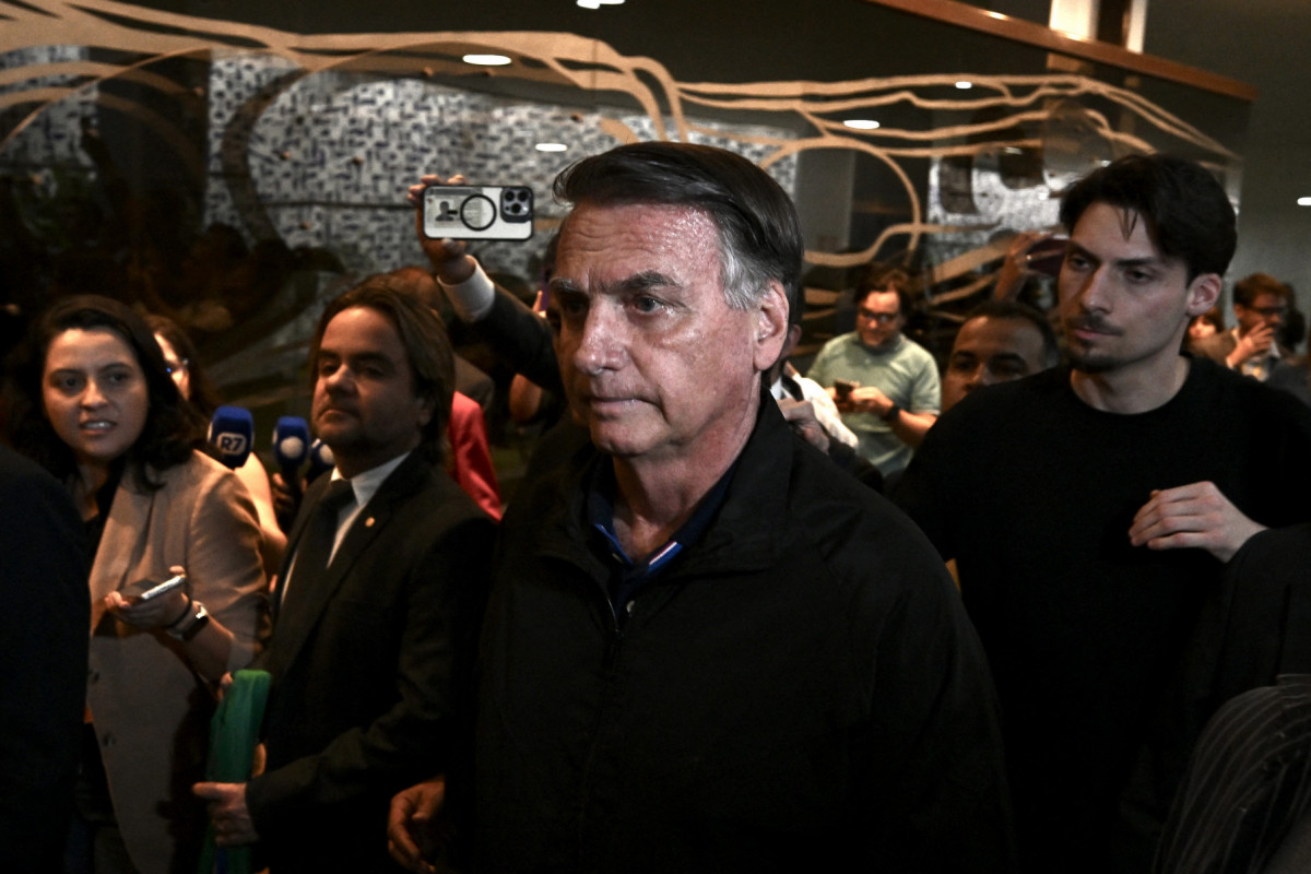 O ex-presidente brasileiro Jair Bolsonaro chega ao Congresso Nacional para se reunir com parlamentares do Partido Liberal em Brasília, em 21 de julho de 2025. (Foto: EVARISTO SA / AFP) ( AFP) O ex-presidente brasileiro Jair Bolsonaro chega ao Congresso Nacional para se reunir com parlamentares do Partido Liberal em Brasília, em 21 de julho de 2025. (Foto: EVARISTO SA / AFP)/ AFP