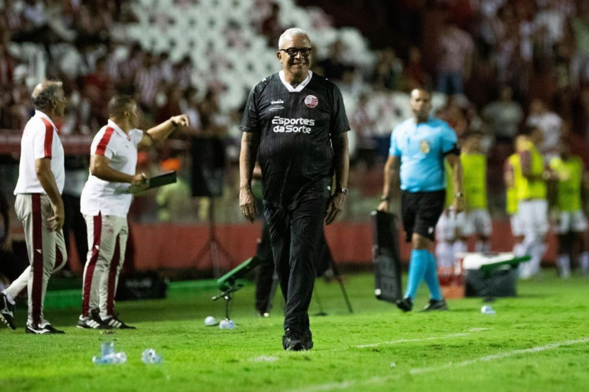 Hélio dos Anjos, técnico do Náutico (Rafael Vieira / DP Foto) Hélio dos Anjos, técnico do Náutico/Rafael Vieira / DP Foto