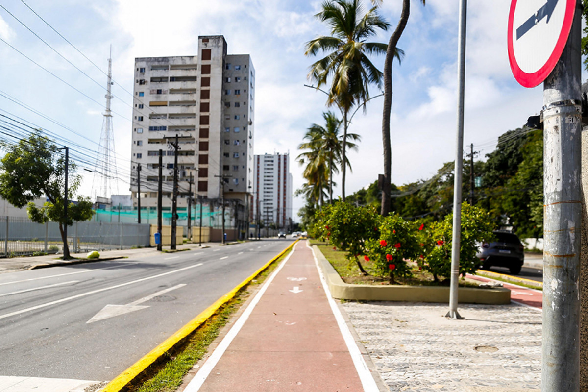 Intervenção na Avenida Mário Melo teve orçamento de mais de R$ 7 milhões (CRYSLI VIANA/DP) Intervenção na Avenida Mário Melo teve orçamento de mais de R$ 7 milhões/CRYSLI VIANA/DP
