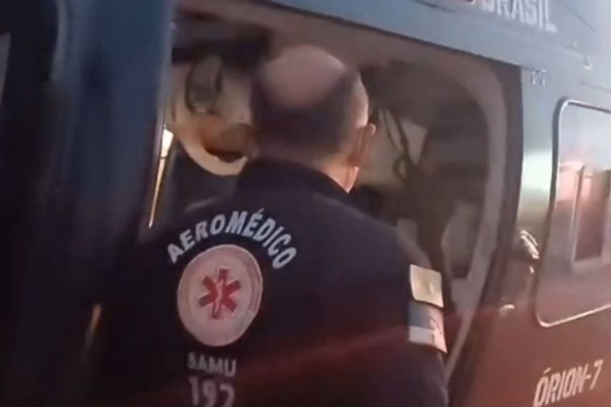 Vítima de acidente em Paudalho é resgatada de helicóptero pela PRF e SAMU
(Reprodução) Vítima de acidente em Paudalho é resgatada de helicóptero pela PRF e SAMU
/Reprodução