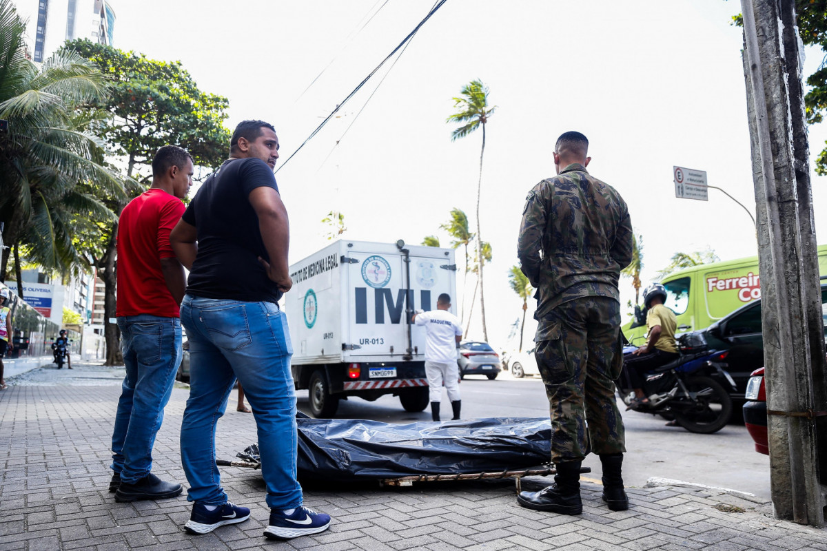 Trabalhador morre após despencar do 5° andar de prédio na Avenida Boa Viagem