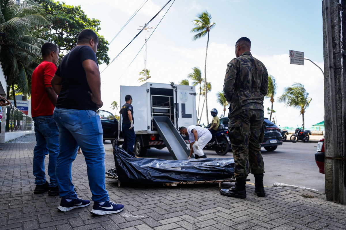 Trabalhador morre após despencar do 5° andar de prédio na Avenida Boa Viagem