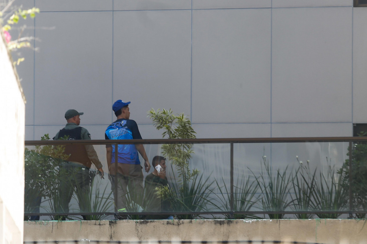 Trabalhador morre após despencar do 5° andar de prédio na Avenida Boa Viagem