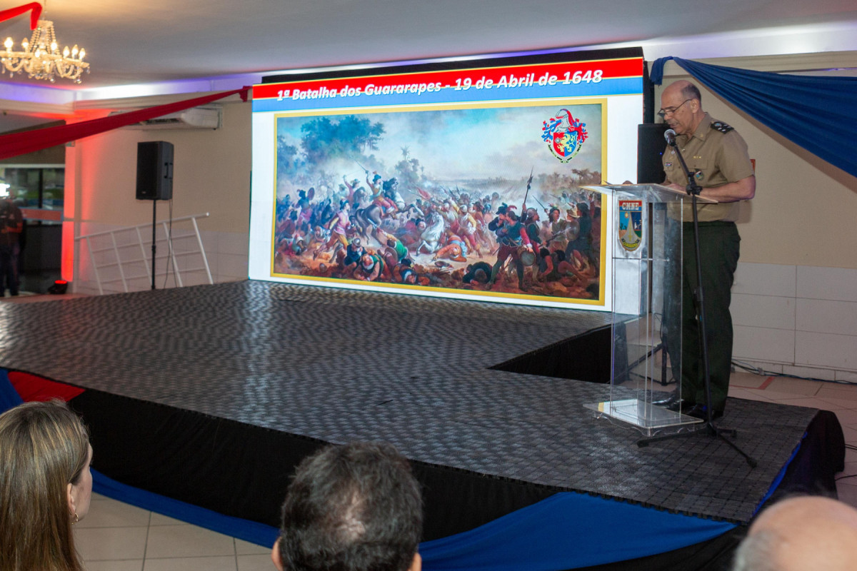 General Ribeiro presidiu solenidade do Comando Militar do Nordeste /Rafael Vieira/DP