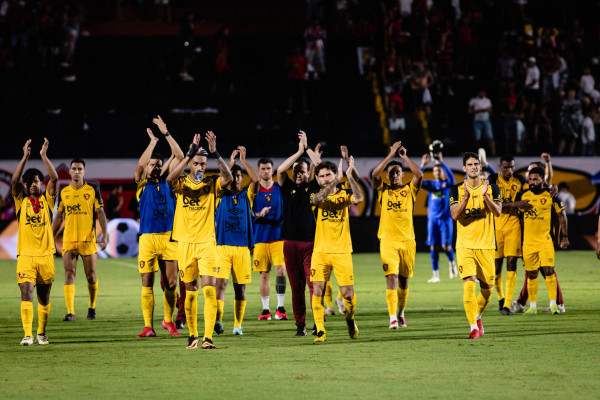 Jogo entre Vitória e Sport contou com reclamação do Leão da Ilha por dois pênaltis não marcados