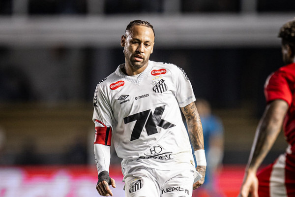 Neymar tem contrato com o Santos até o final de 2025 ( Raul Baretta/ Santos FC) Neymar tem contrato com o Santos até o final de 2025/ Raul Baretta/ Santos FC