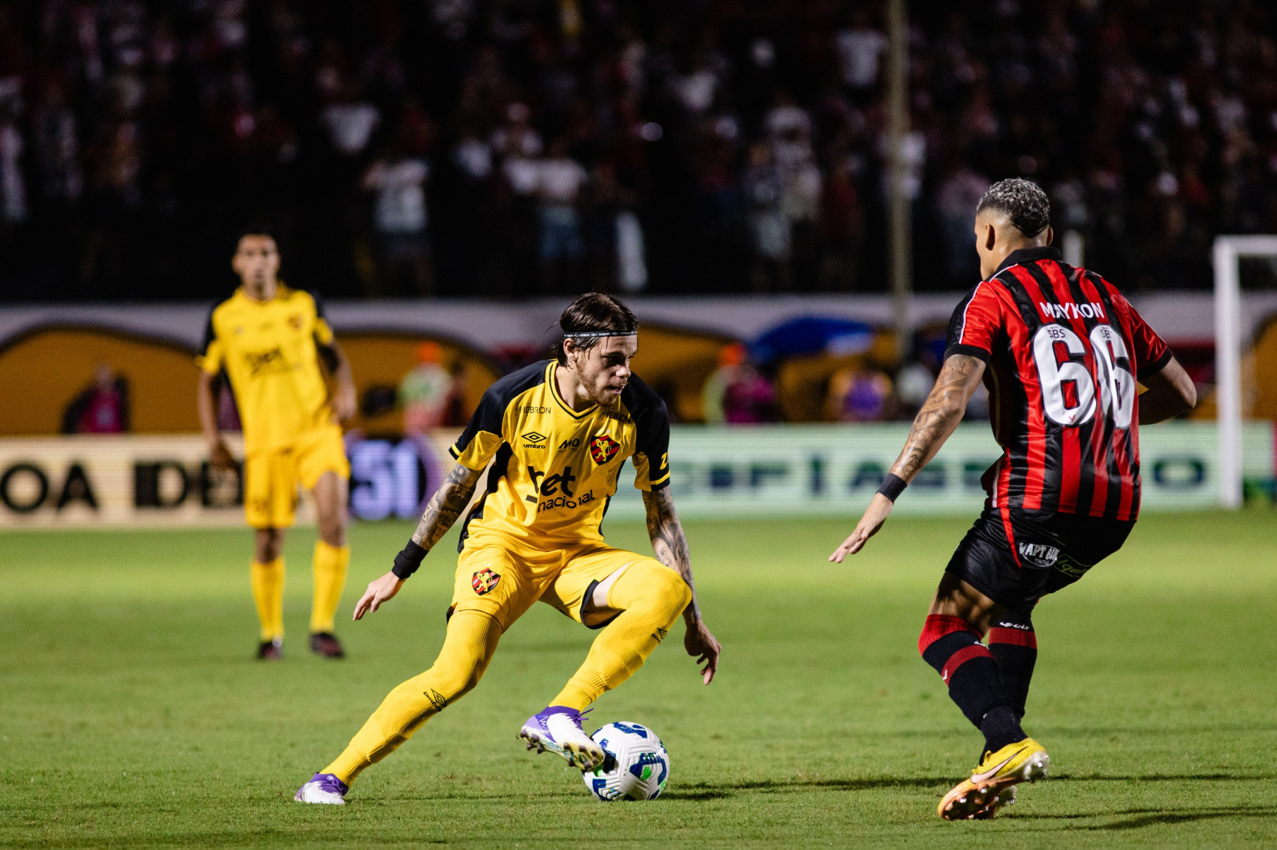 Sport empatou com Vitória no Barradão