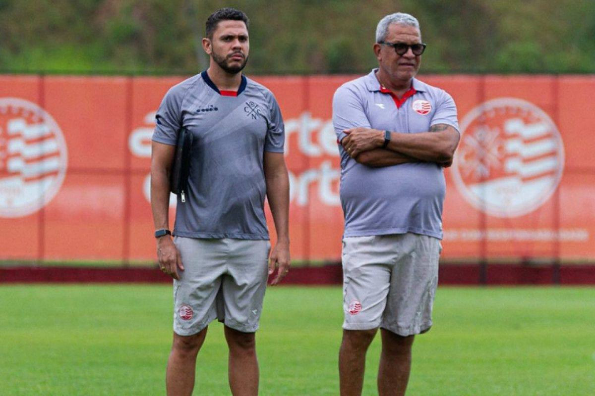 Guilherme e Hélio dos Anjos em treino no Náutico/Gabriel França / CNC