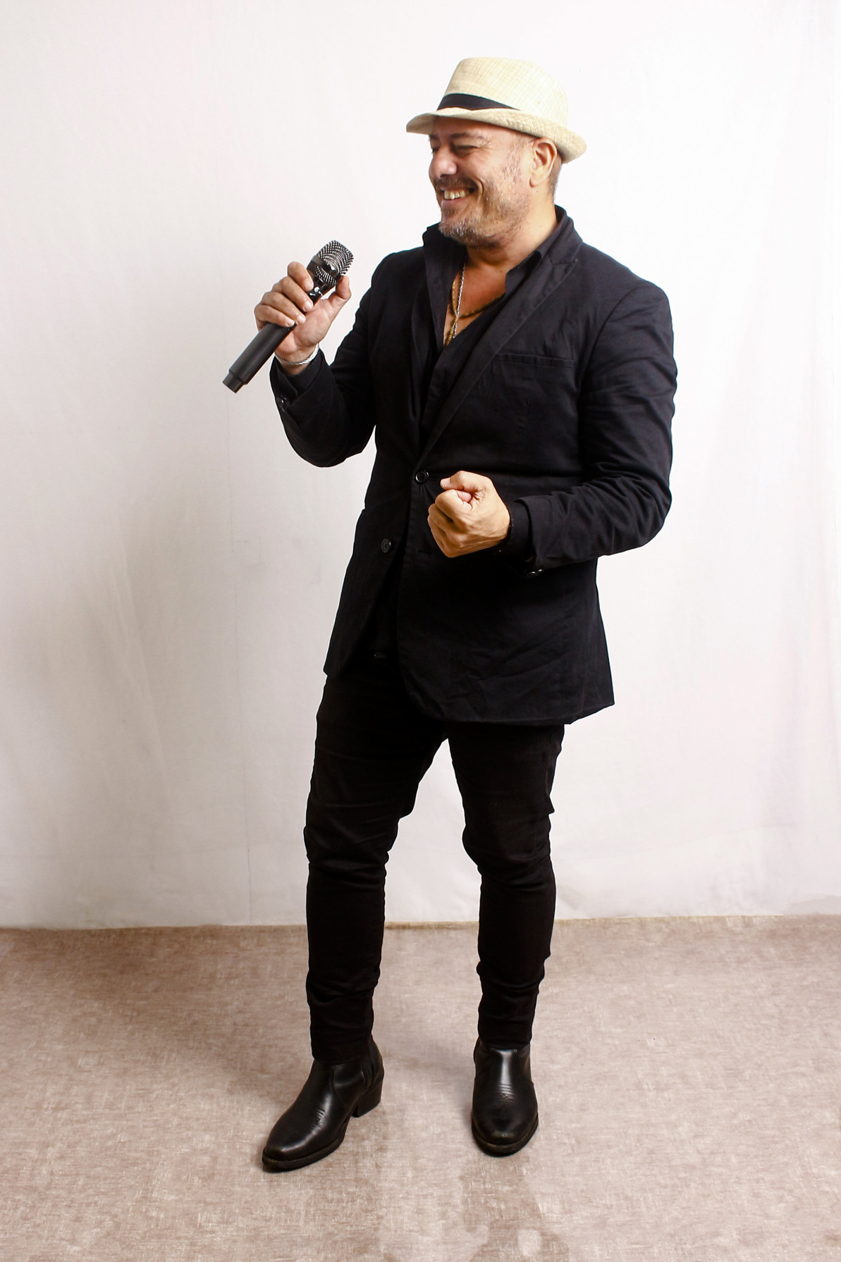 Cantor venezuelano Armando Fuentes