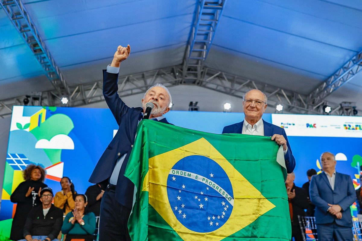 Presidente Lula e o vice-presidente e ministro da Industria Comercio Exterior Geraldo Alckmin durante cerimônia de anúncio dos projetos habilitados pelo Novo PAC Seleções 2025 (Ricardo Stuckert/PR) Presidente Lula e o vice-presidente e ministro da Industria Comercio Exterior Geraldo Alckmin durante cerimônia de anúncio dos projetos habilitados pelo Novo PAC Seleções 2025/Ricardo Stuckert/PR