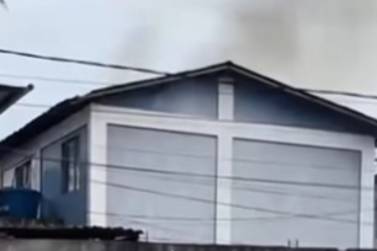 Incêndio atinge residências em conjunto habitacional, localizado no bairro de Campo Grande (Foto: Reprodução/Instagram) Incêndio atinge residências em conjunto habitacional, localizado no bairro de Campo Grande/Foto: Reprodução/Instagram