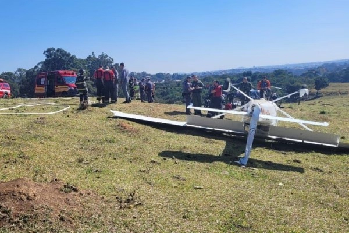 avião faz pouso forçado em Jundiaí, em São Paulo