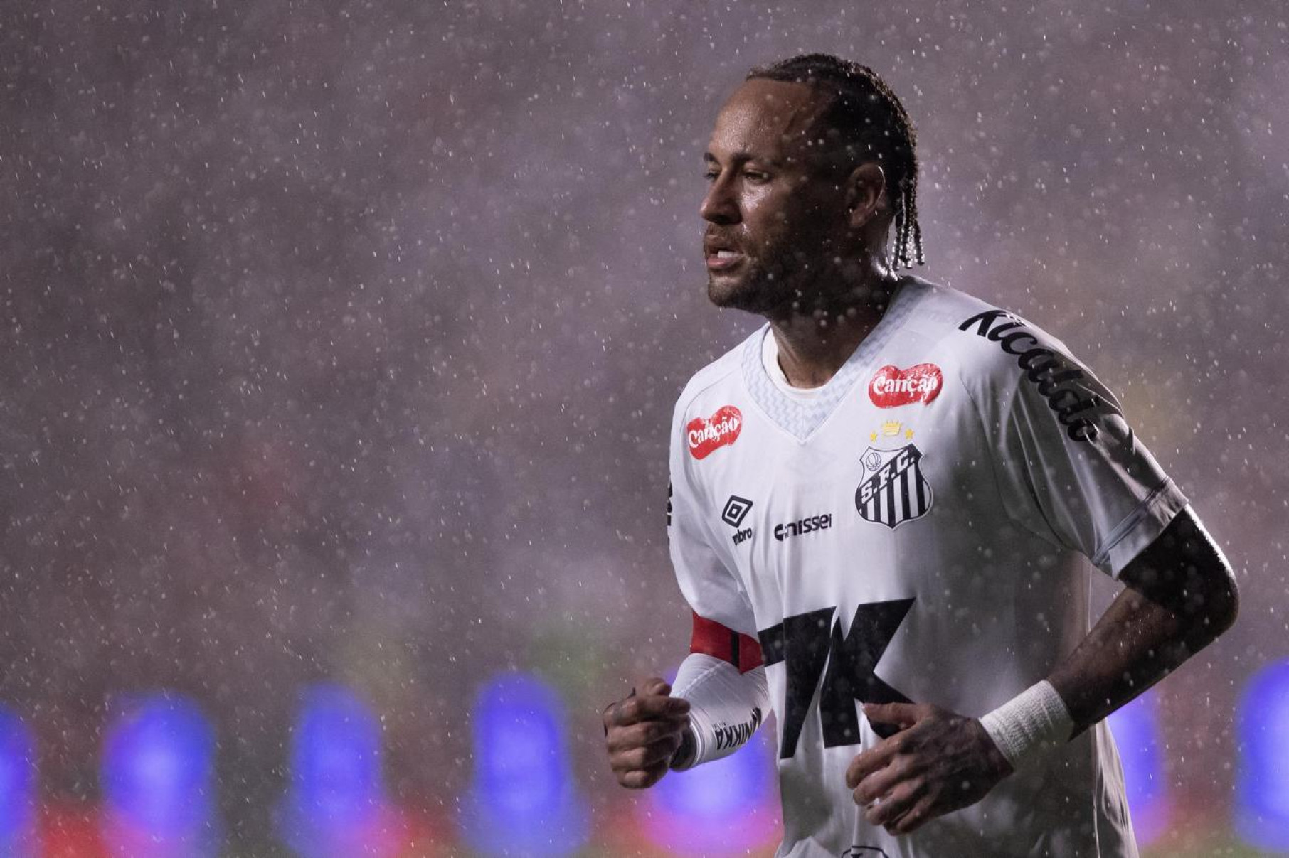 Neymar teve atuação discreta contra o Sport 