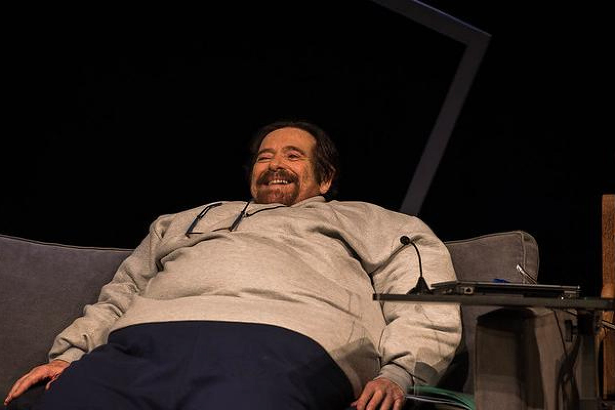 Ator José de Abreu no espetáculo 'A Baleia'