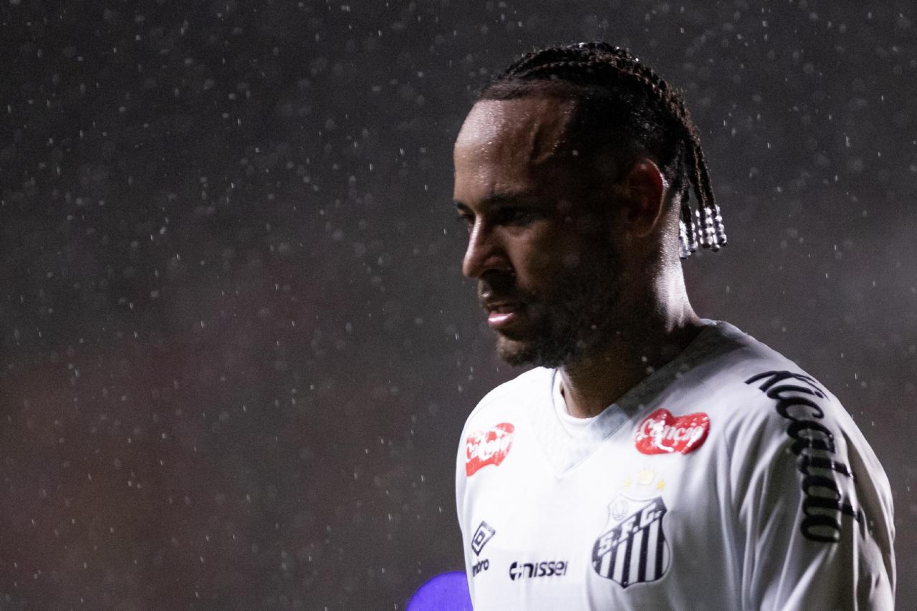 Neymar foi discreto contra o Sport 