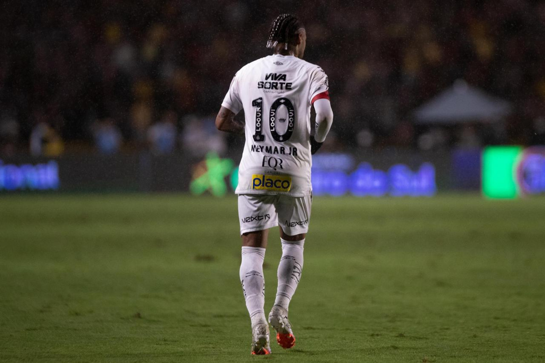 Neymar foi discreto contra o Sport 
