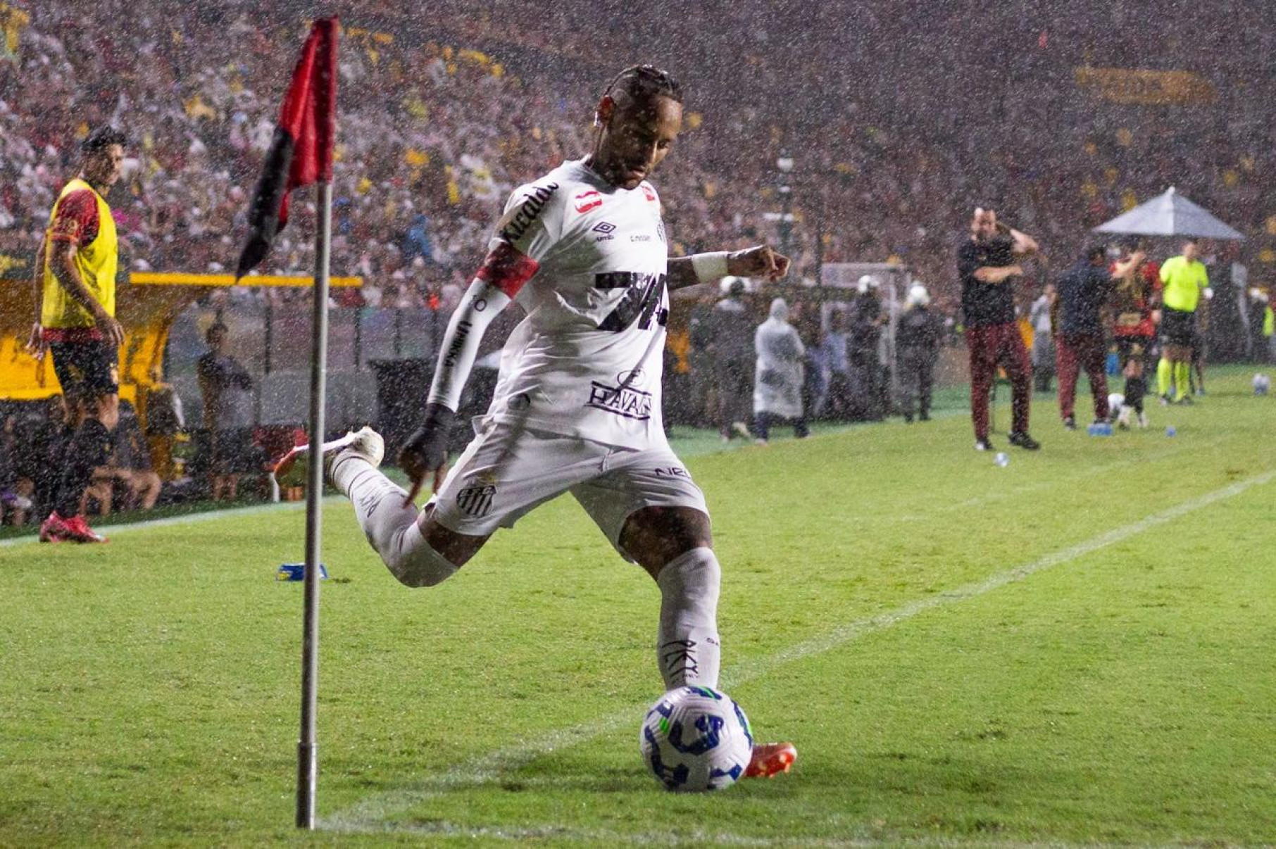 Neymar foi discreto contra o Sport 