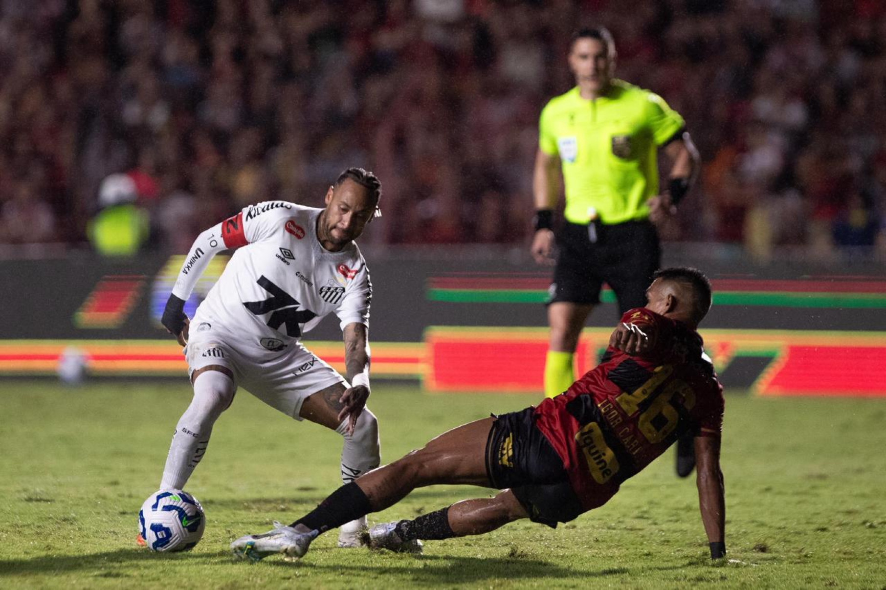 Neymar foi discreto contra o Sport 