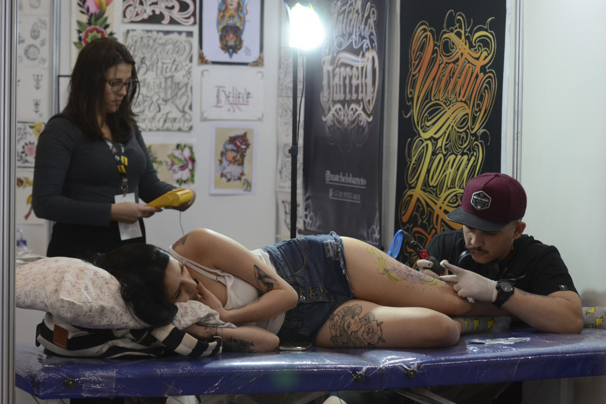CFM proíbe anestesia para a realização de tatuagens