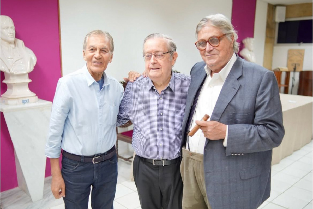 Eleição de Roberto Pereira na APL