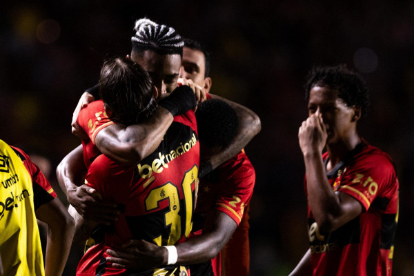 Elenco do Sport no empate com o Santos