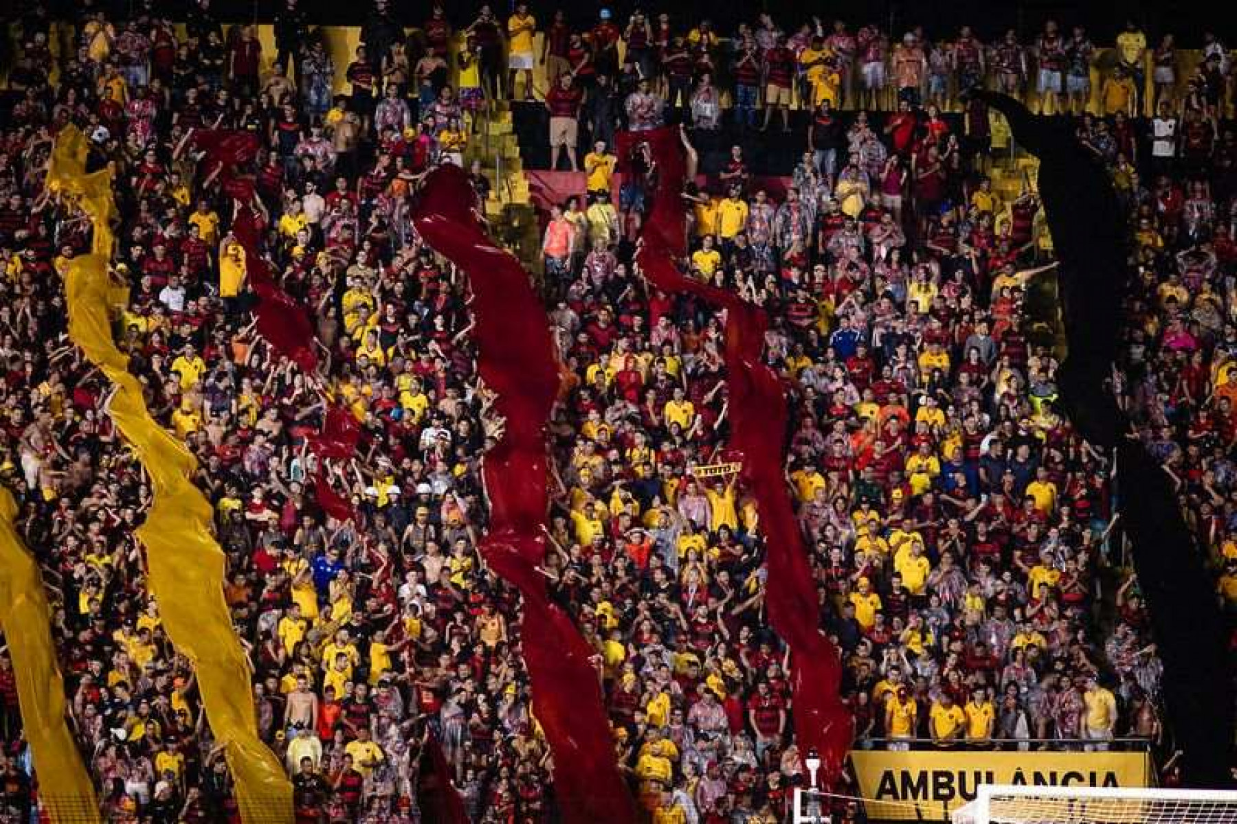 Torcida do Sport na Ilha do Retiro 