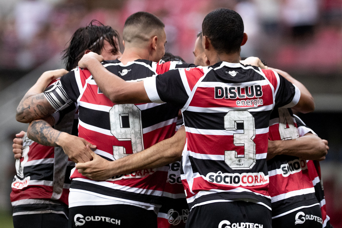 São Lourenço da Mata, PE, 27/07/2025 - SANTA CRUZ X TREZE - Na tarde deste domingo(27), a equipe do Santa Cruz recebeu a equipe do Treze pelo Campeonato Brasileiro da Serie D 2025 na Arena de Pernambuco. Jogador do Santa Cruz, William Alves (Rafael Vieira) São Lourenço da Mata, PE, 27/07/2025 - SANTA CRUZ X TREZE - Na tarde deste domingo(27), a equipe do Santa Cruz recebeu a equipe do Treze pelo Campeonato Brasileiro da Serie D 2025 na Arena de Pernambuco. Jogador do Santa Cruz, William Alves/Rafael Vieira
