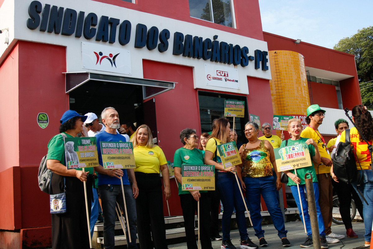 O ato é o primeiro de uma série de mobilizações que acontecerão esta semana no Recife, convocadas por diversas organizações e frentes