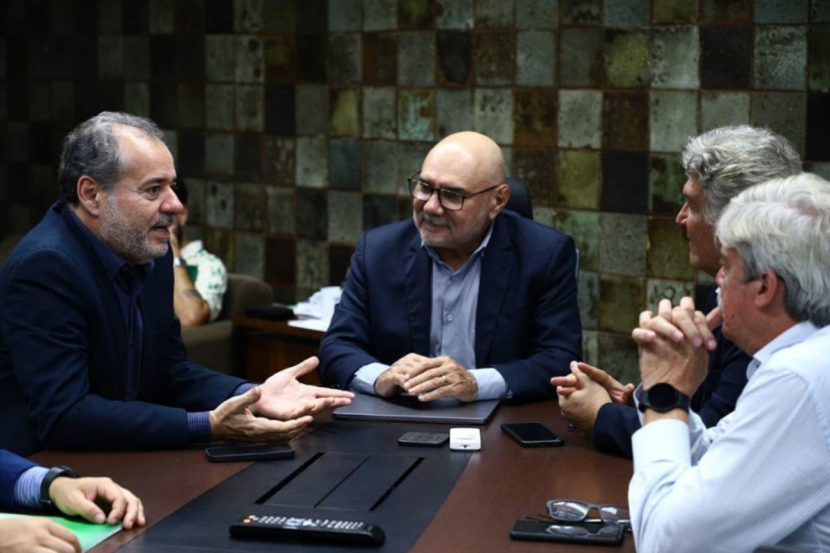 Durante o encontro, foram definidos as equipes técnicas, de cada instituição, que irão trabalhar  na avaliação da infraestrutura logística e da mobilidade sustentável. 