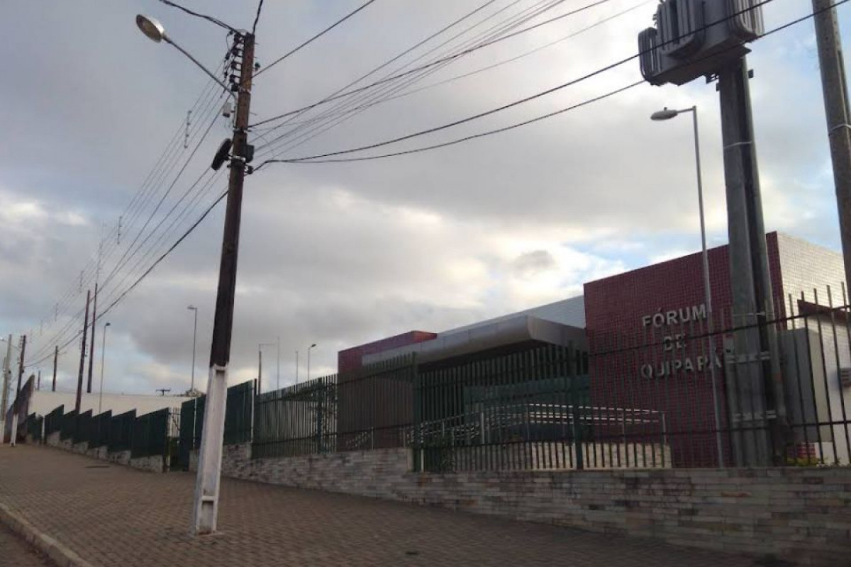 Os criminosos tentaram furtar computadores, roteador de Wi-Fi, botijão de gás, entre outros equipamentos