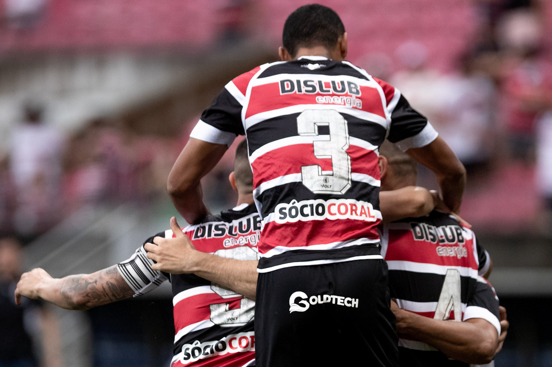 São Lourenço da Mata, PE, 27/07/2025 - SANTA CRUZ X TREZE - Na tarde deste domingo(27), a equipe do Santa Cruz recebeu a equipe do Treze pelo Campeonato Brasileiro da Serie D 2025 na Arena de Pernambuco. Jogador do Santa Cruz, William Alves