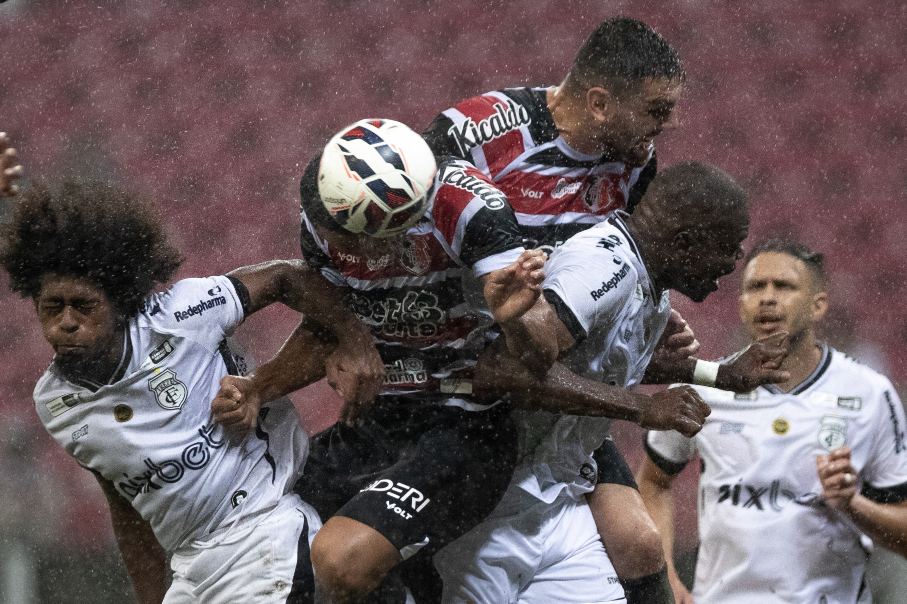 São Lourenço da Mata, PE, 27/07/2025 - SANTA CRUZ X TREZE - Na tarde deste domingo(27), a equipe do Santa Cruz recebeu a equipe do Treze pelo Campeonato Brasileiro da Serie D 2025 na Arena de Pernambuco. Jogador do Santa Cruz, Eurico Lima