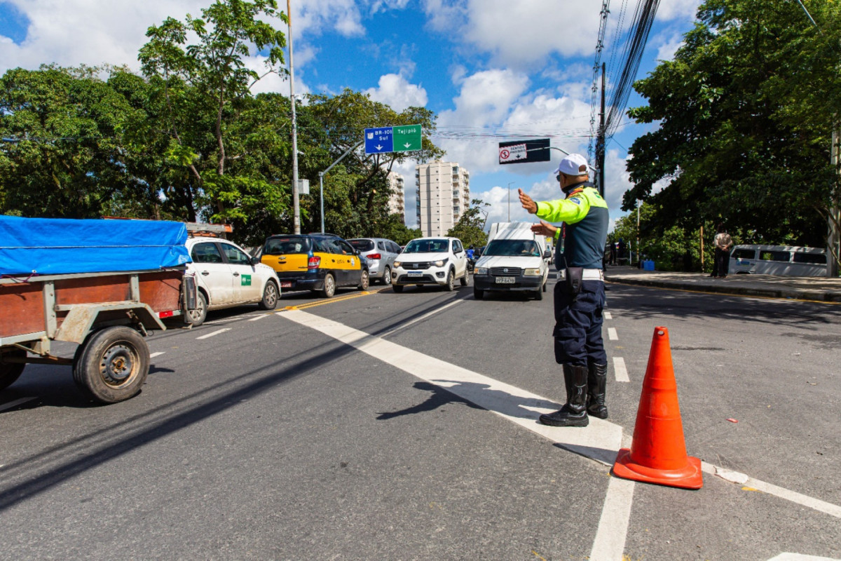 Intervenção na Avenida José Rufino alteram transito com nova sinalização
(Reprodução/CTTU) Intervenção na Avenida José Rufino alteram transito com nova sinalização
/Reprodução/CTTU