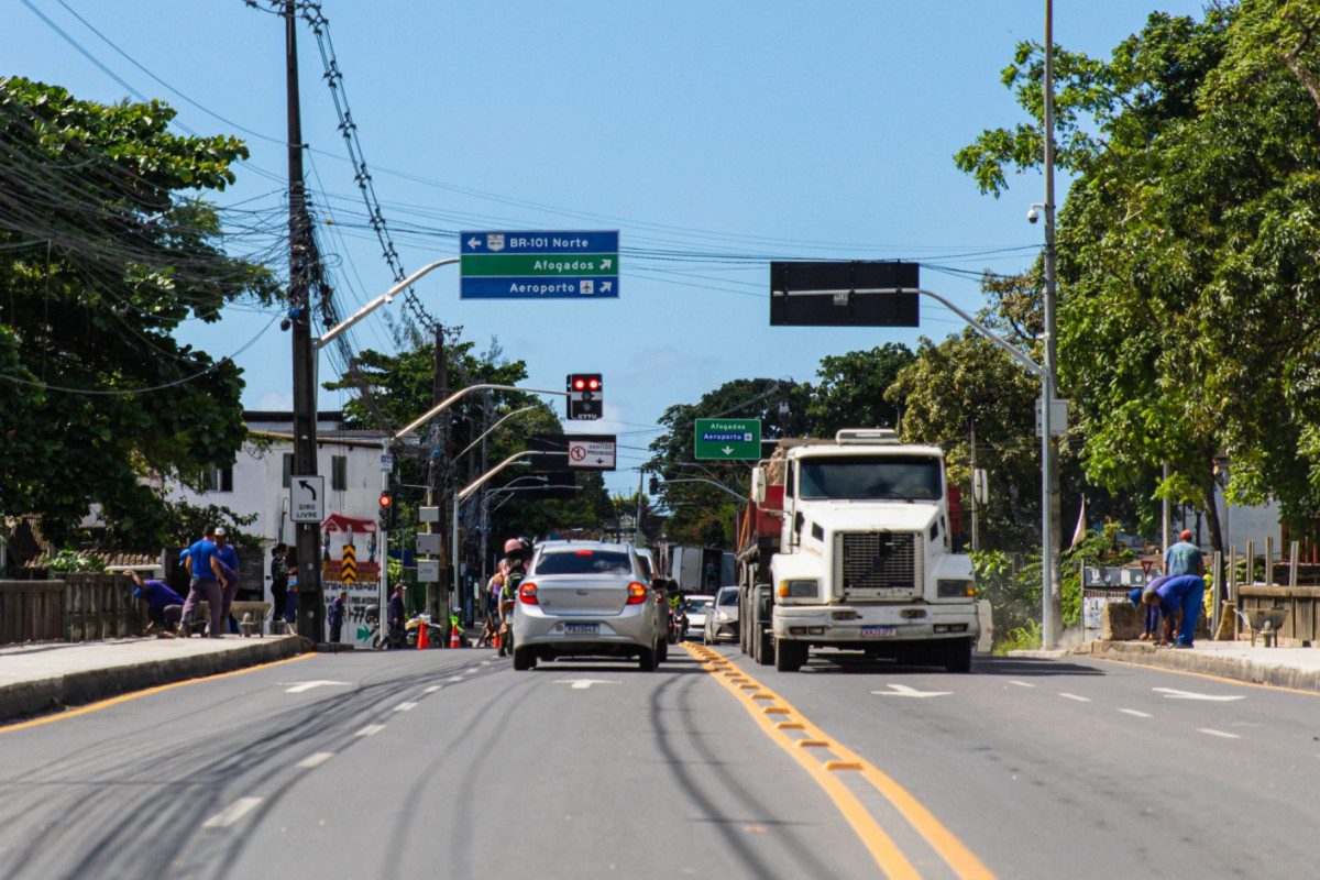 Mudança de tráfego e obras viárias são implantadas na Avenida José Rufino, no Barro/ Josenildo Gomes/CTTU 