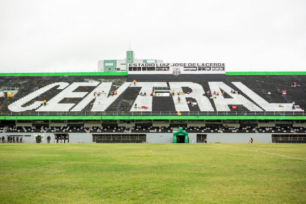 Estádio Lacerdão, casa do Central