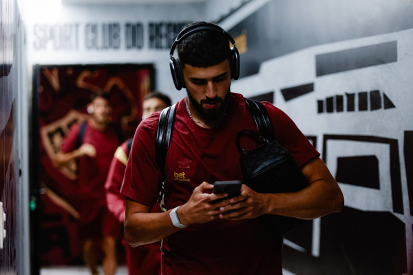 João Silva, zagueiro do Sport