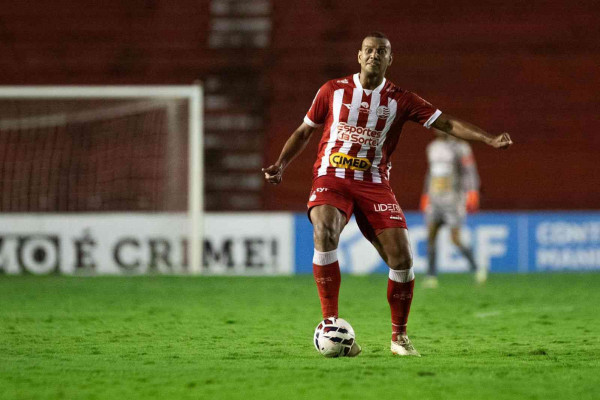 Mateus Silva, zagueiro do Náutico