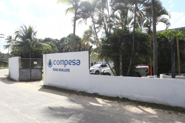 O crime prejudizou o abastecimento em diversas cidades da região/Foto: Compesa