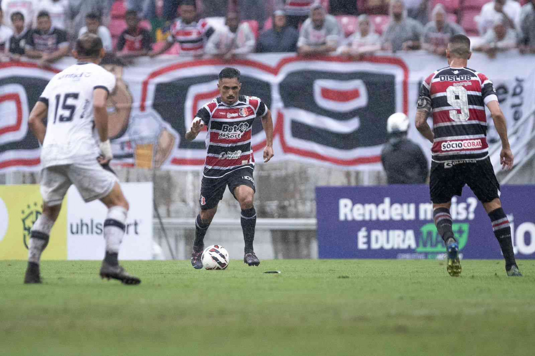 Santa Cruz vence o Treze na Arena de Pernambuco