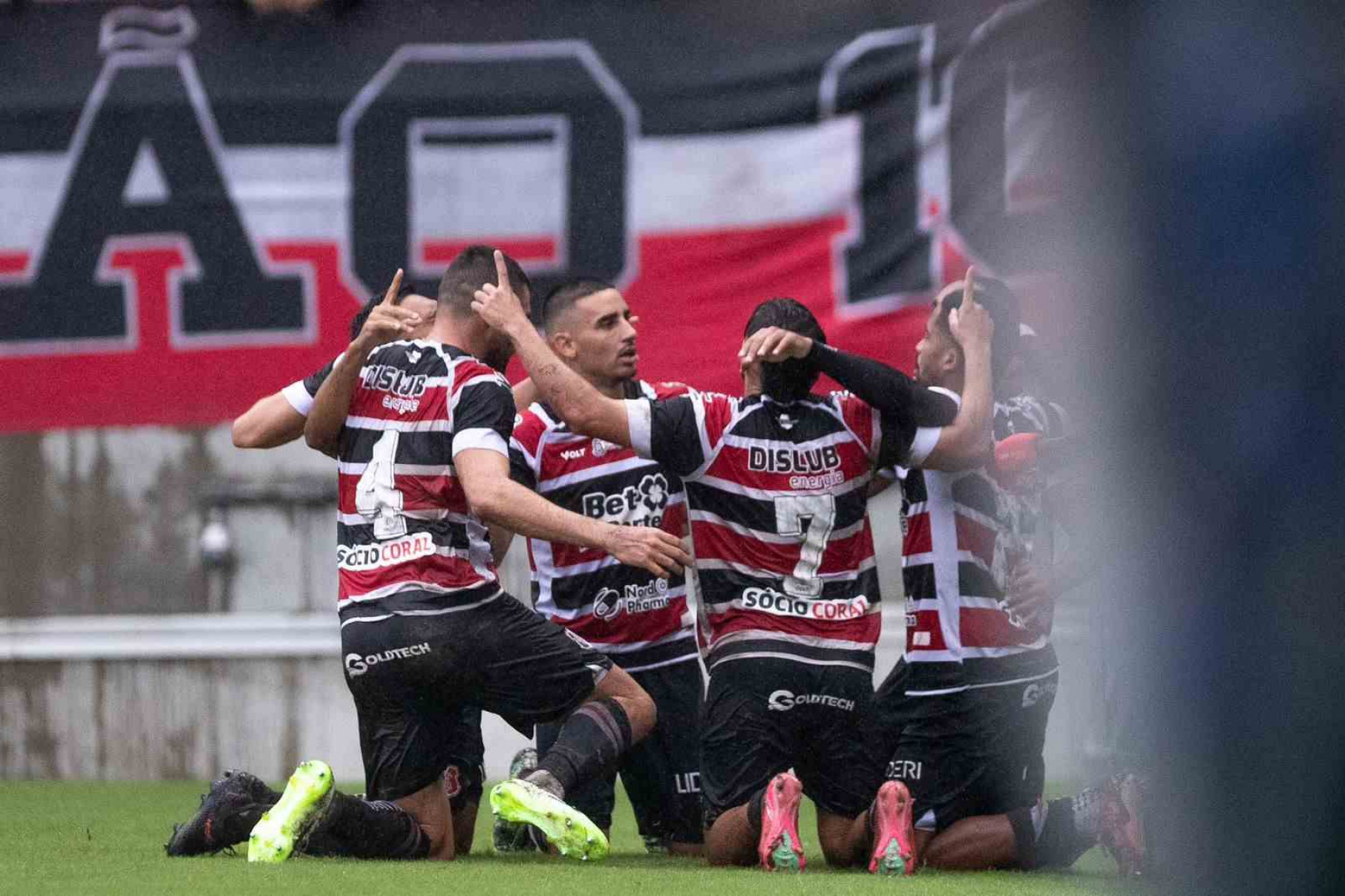 Santa Cruz vence o Treze na Arena de Pernambuco