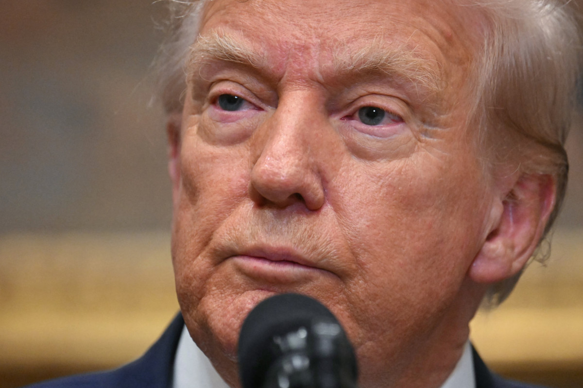 O presidente dos EUA, Donald Trump, discursa antes de assinar a Lei de Reforma do Programa de Empréstimos Imobiliários do VA (Veterans Loan Program Reform Act) na Sala Roosevelt da Casa Branca, em Washington, D.C., em 30 de julho de 2025. O projeto de lei visa ajudar veteranos a receber assistência federal aprimorada para financiamentos imobiliários. (Foto de Jim WATSON / AFP)